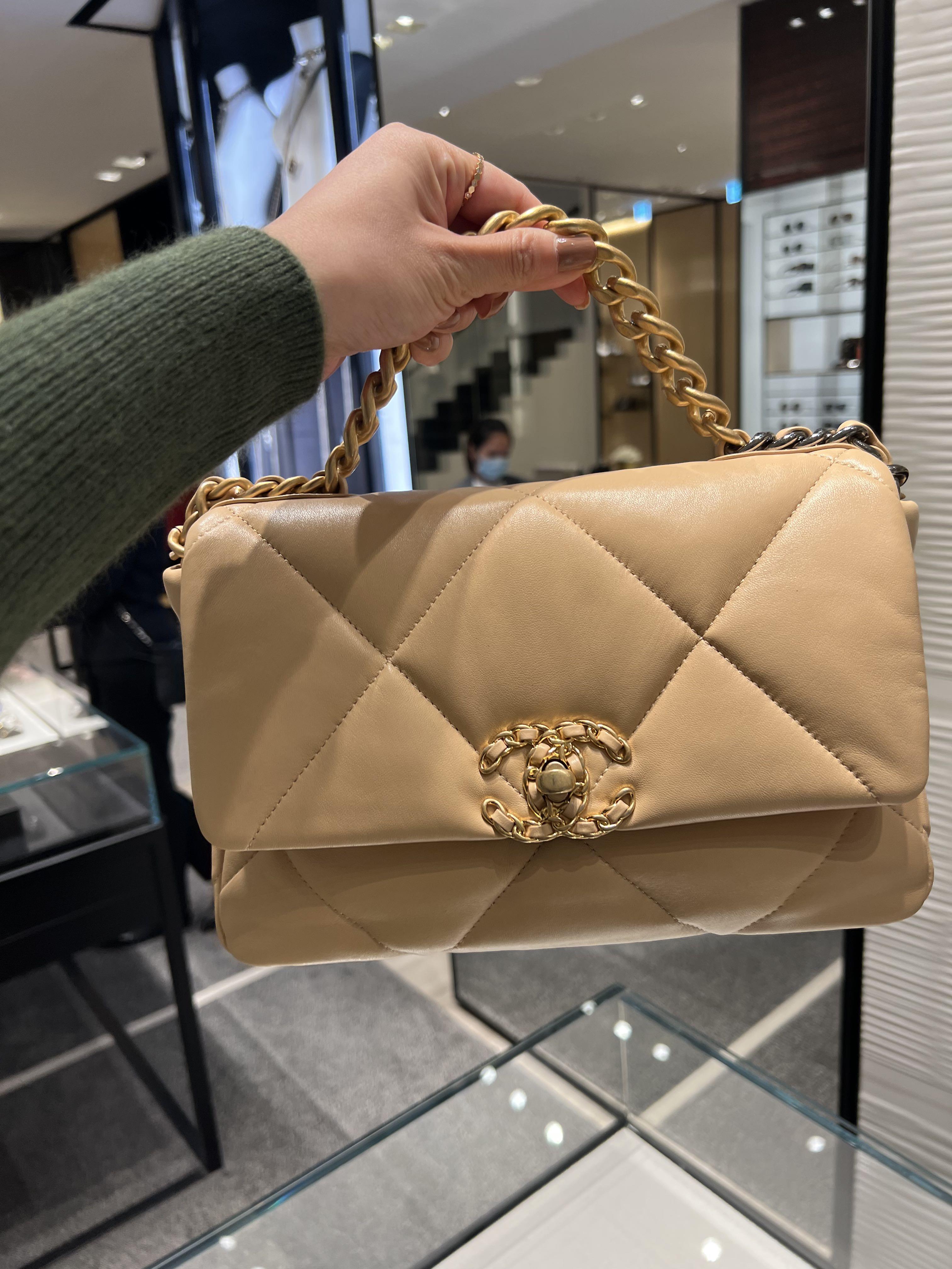chanel beige 19