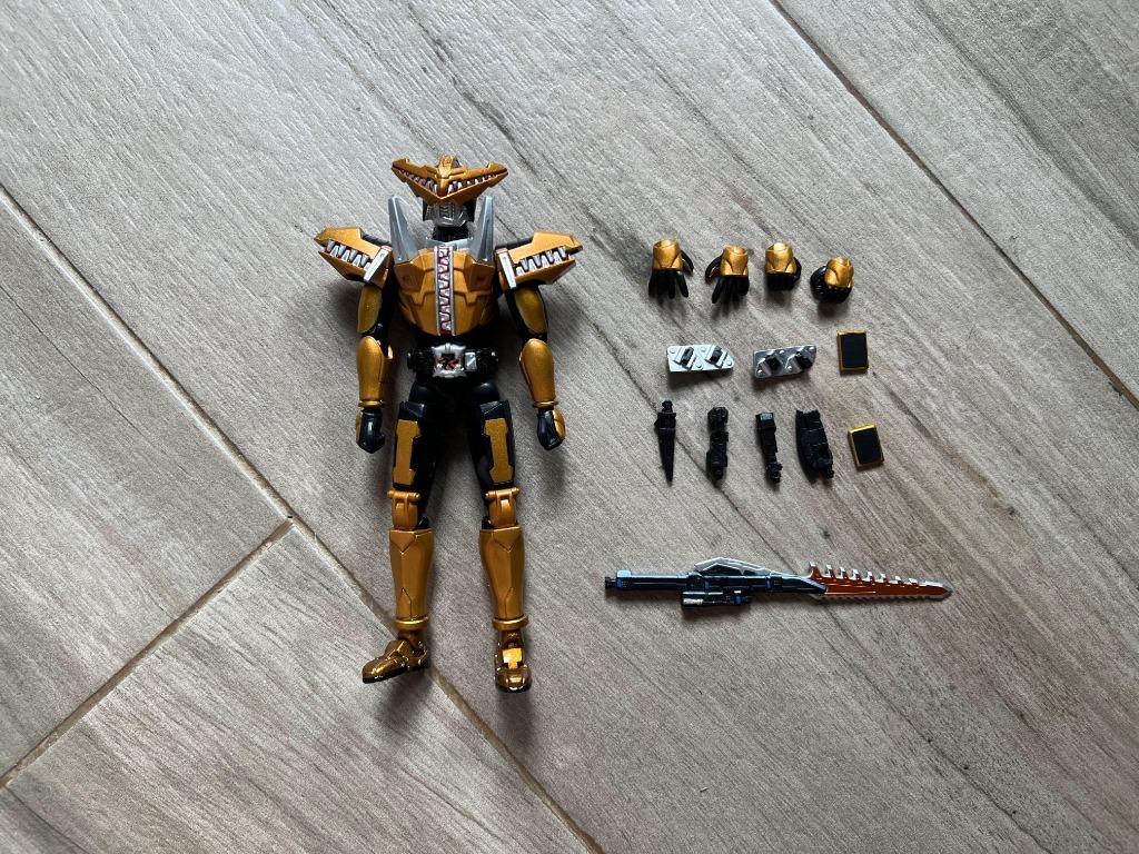 二手無盒bandai Shf Masked Rider Gaoh 幪面超人牙王dem O 電王 興趣及遊戲 玩具 遊戲類 Carousell