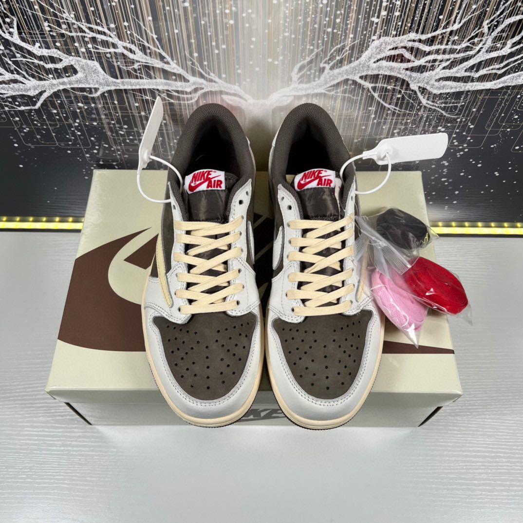 📸現拍Travis Scott x Air Jordan 1 Low OG Reverse Mocha 白棕色倒鈎