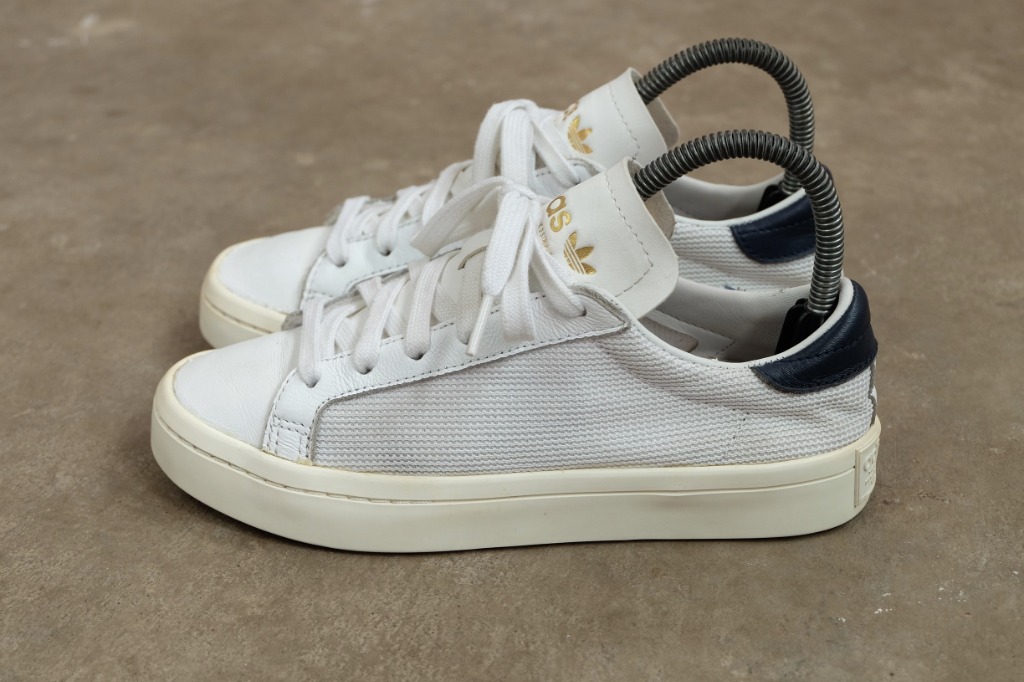 Adidas court vantage oro store