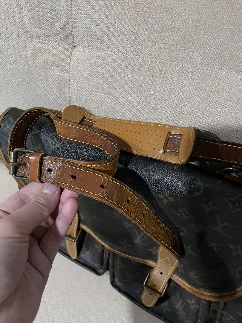 Authentic Louis Vuitton Sling Bag (Category: Luxury Bags & Wallets) located in Manila. Submitted by luxe_express (Listing ID 1159966767, Image 3). Description: .
