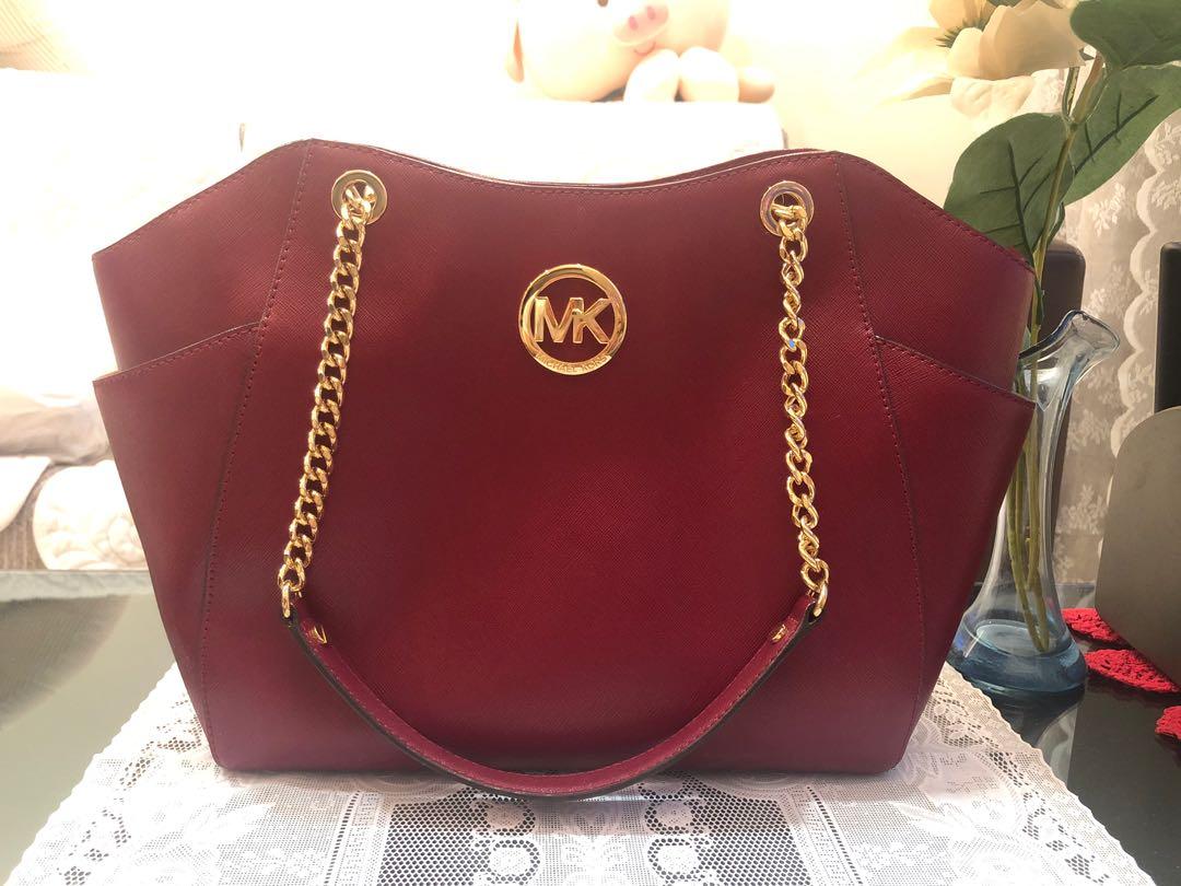 Michael kors red purse with gold online chain