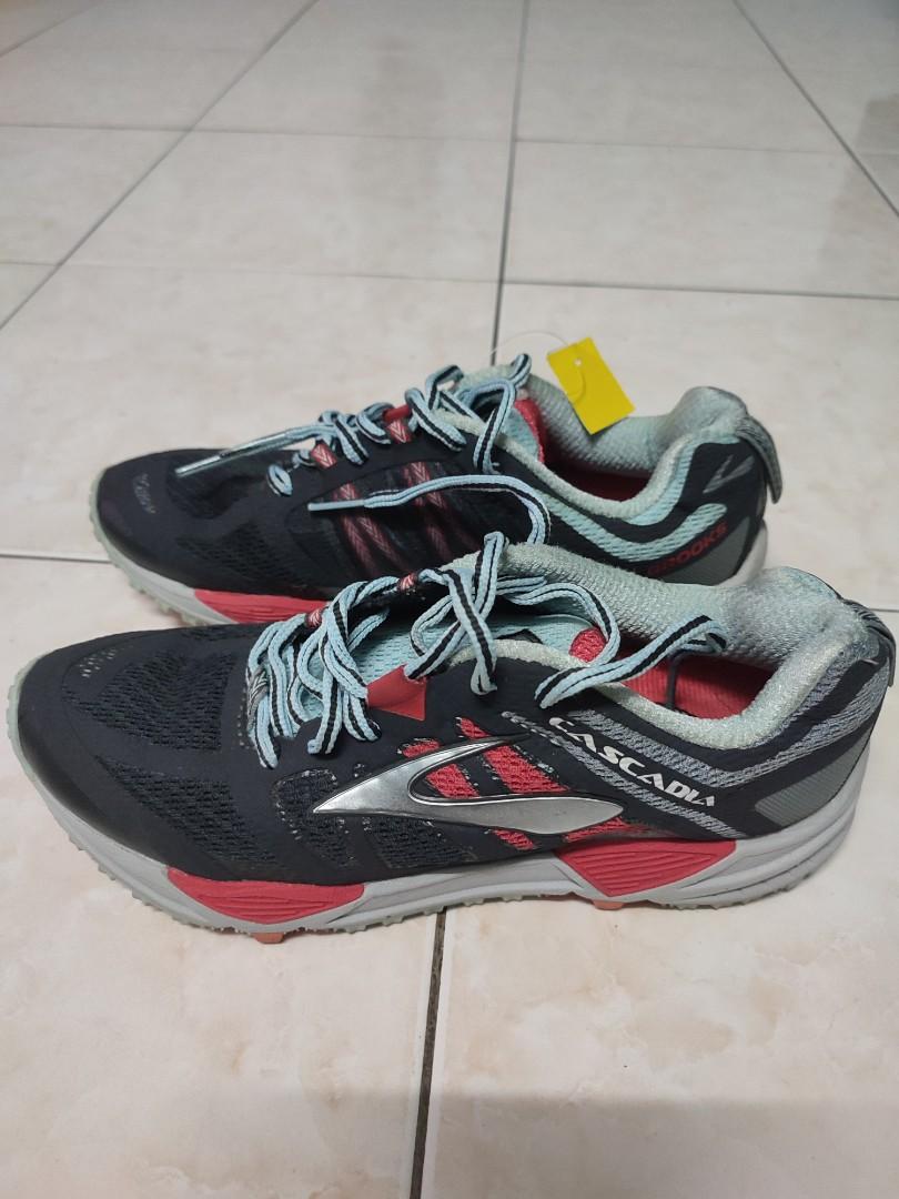 Brooks cascadia deals 11 mens red