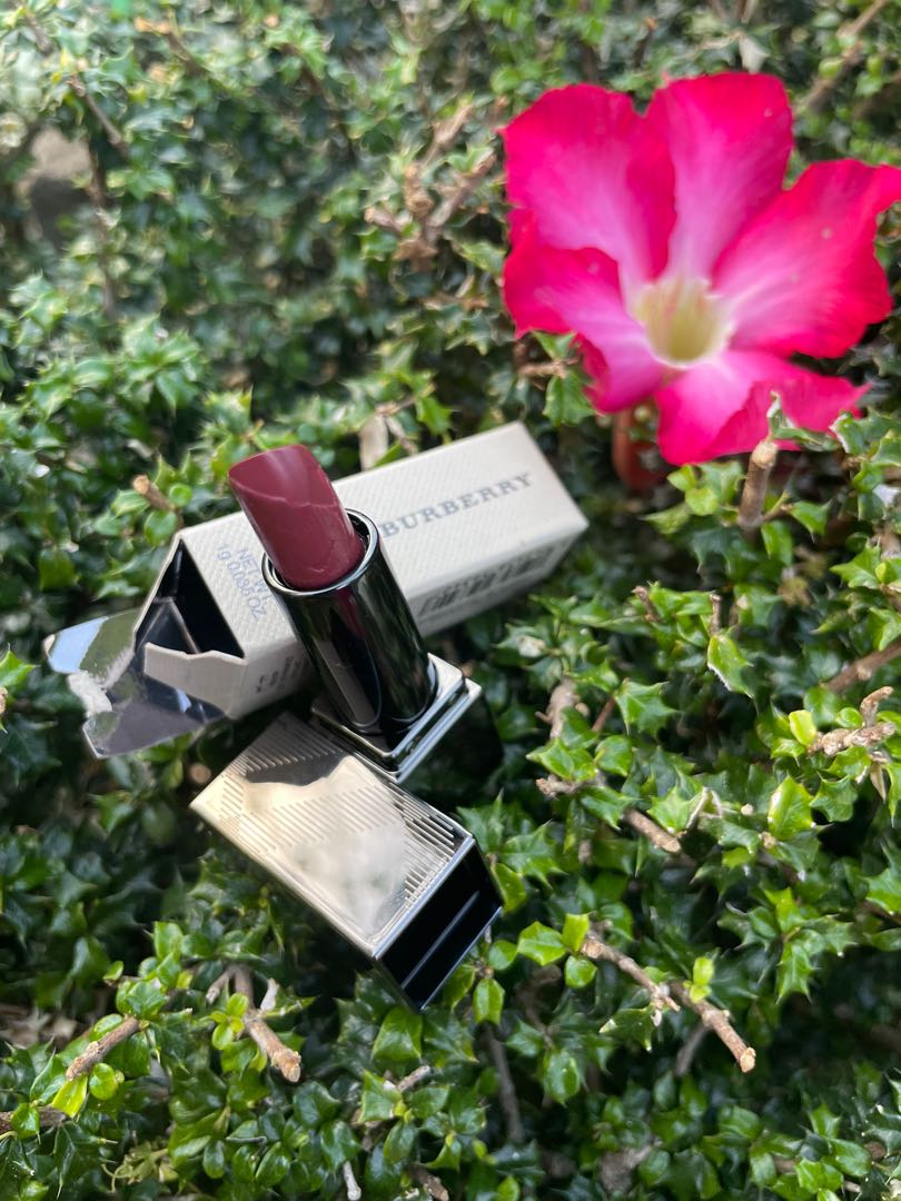 Burberry Kisses Hydrating Lip Color Lipstick in Sepia No. 85