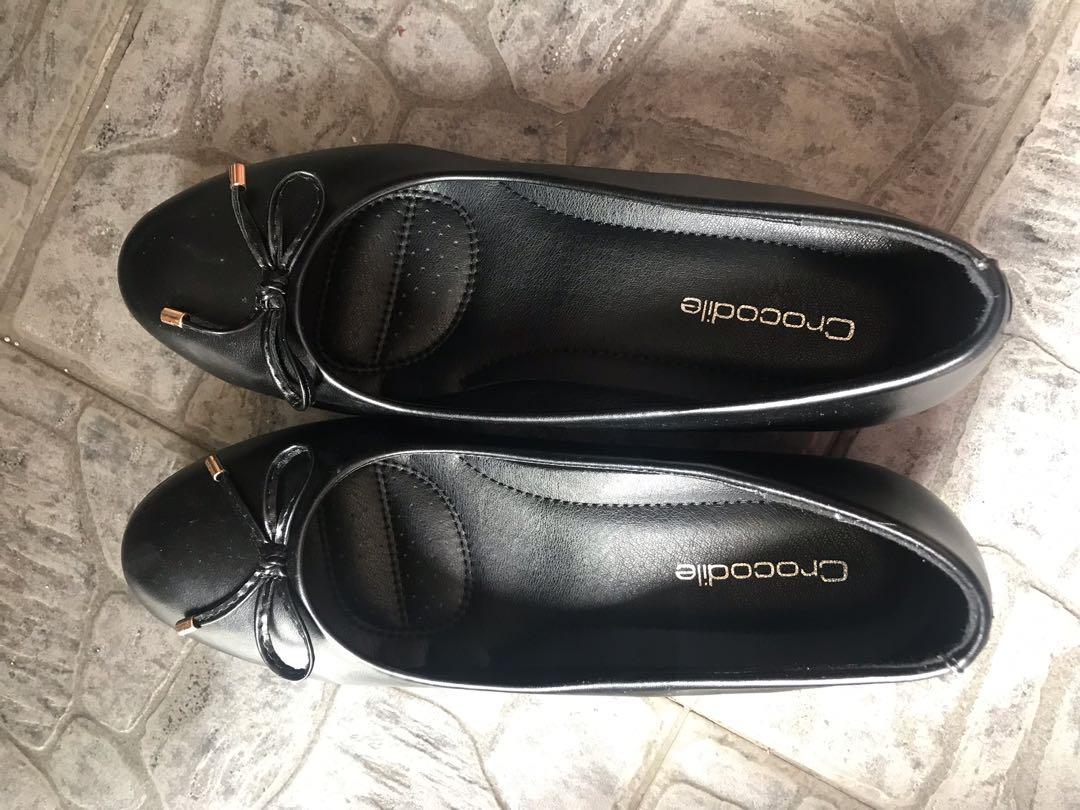 Crocodile 2024 flat shoes