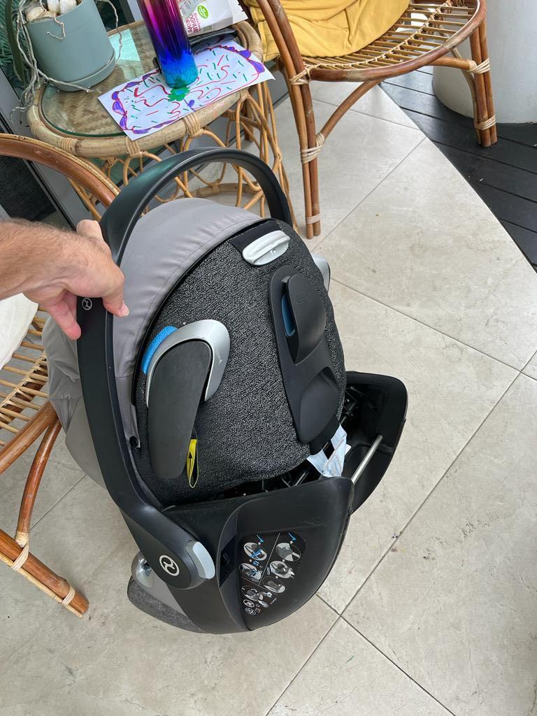 Cybex cloud z car seat, Babies & Kids, Going Out, Strollers on Carousell