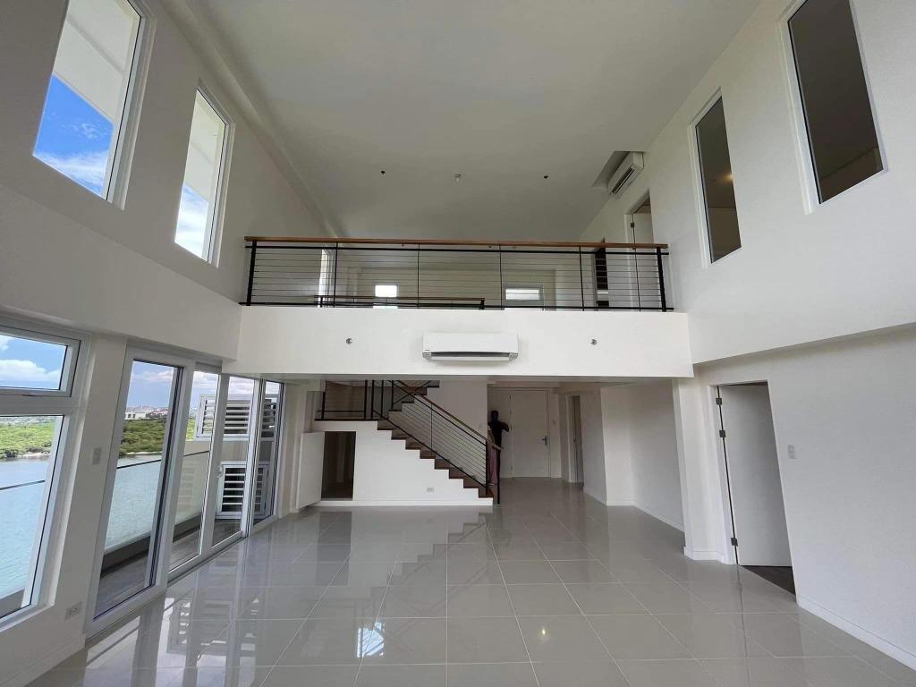 FOR SALE Oak Harbor 3BR Penthouse ASEANA Entertainment City, Property