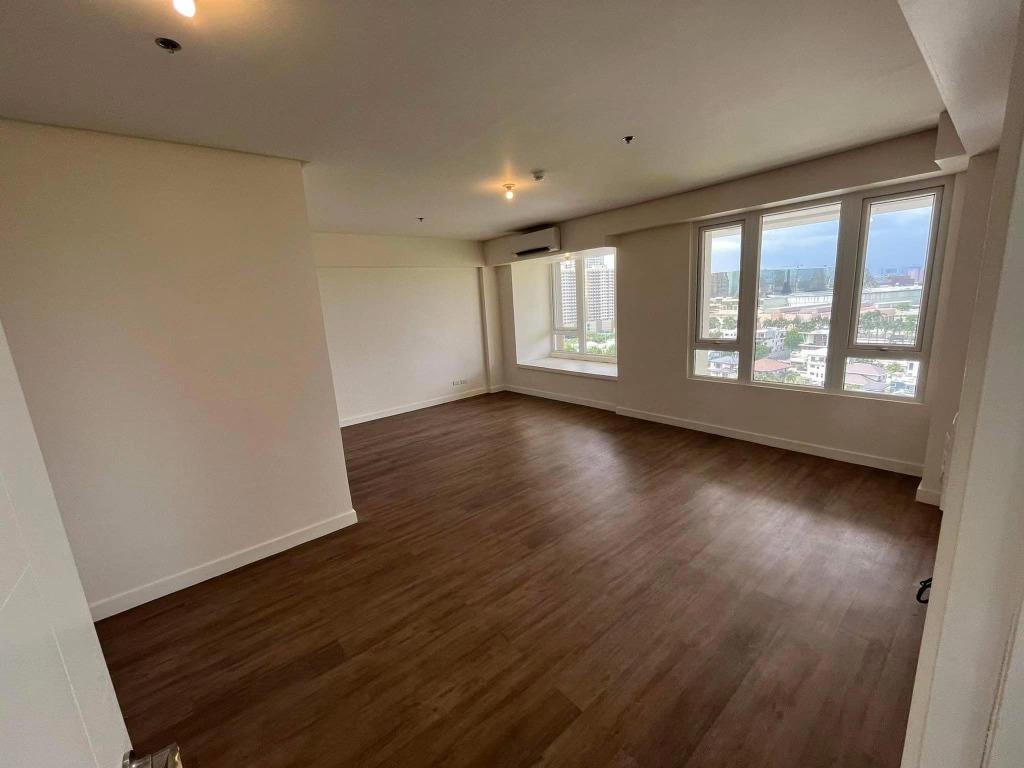 FOR SALE Oak Harbor 3BR Penthouse ASEANA Entertainment City, Property