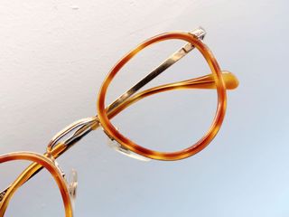 （分類：）位於 。 由 lookforglasses 提交（商品編號 1160015326，圖片 1）。簡介： 。