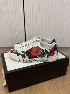 二手九成新Gucci 花朵小白鞋