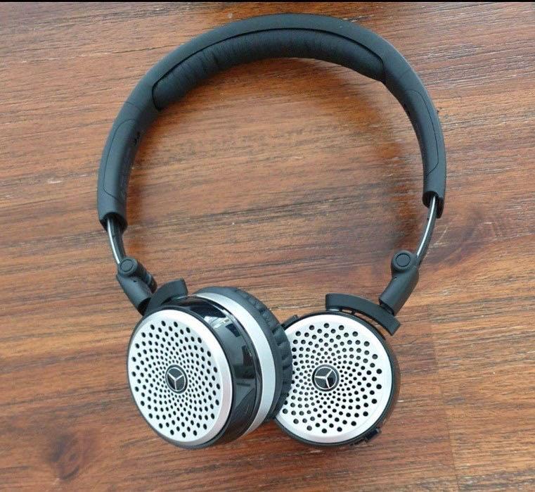 Akg hotsell mercedes headphones