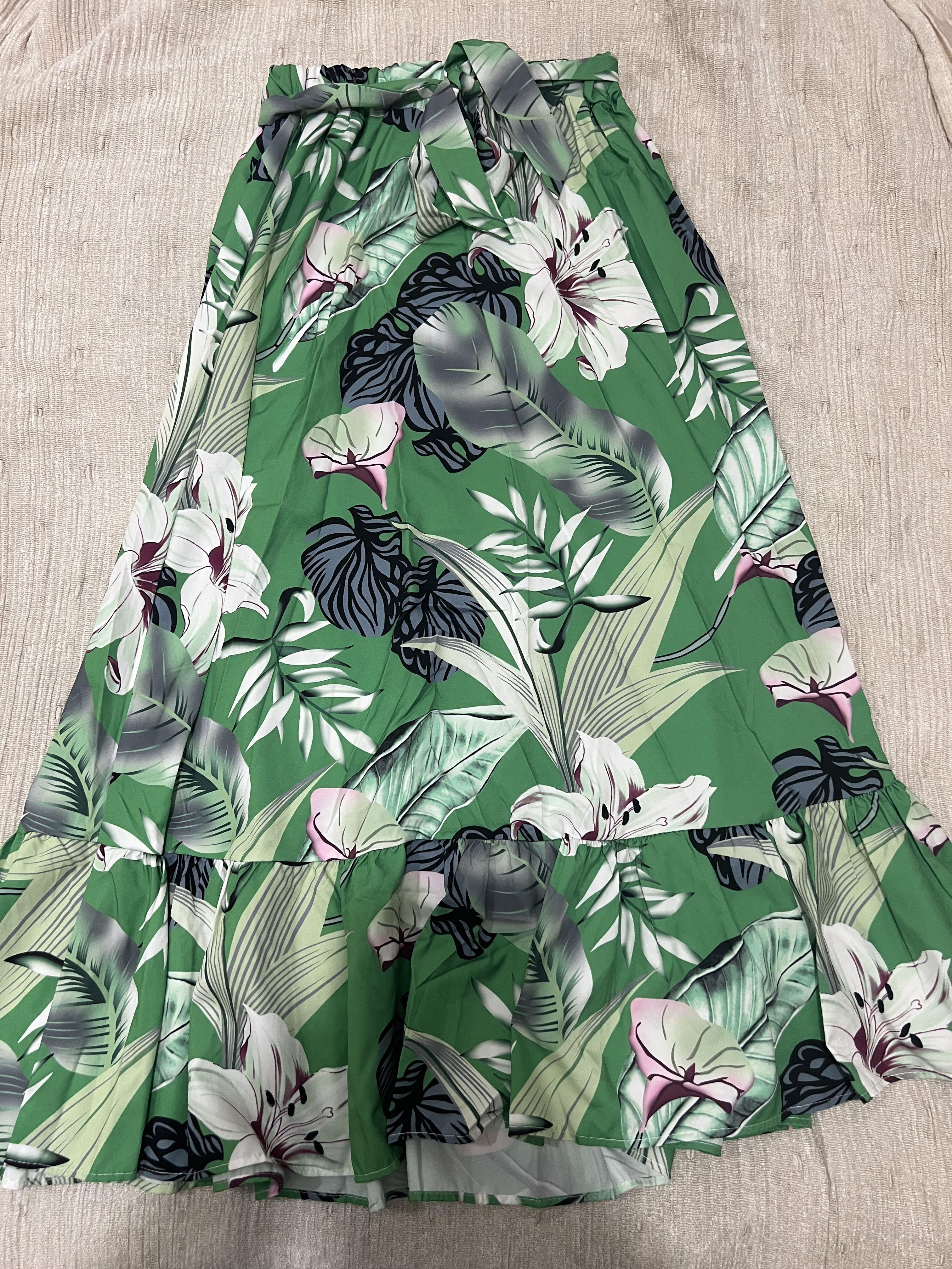 Long skirt floral green (Category: Skirts) located in Dasmarinas. Submitted by jabev (Listing ID 1160050098, Image 3). Description: For sale Long green floral skirt only Freesize (small to large) garterized at the back Used once only Super flattering in person :) .