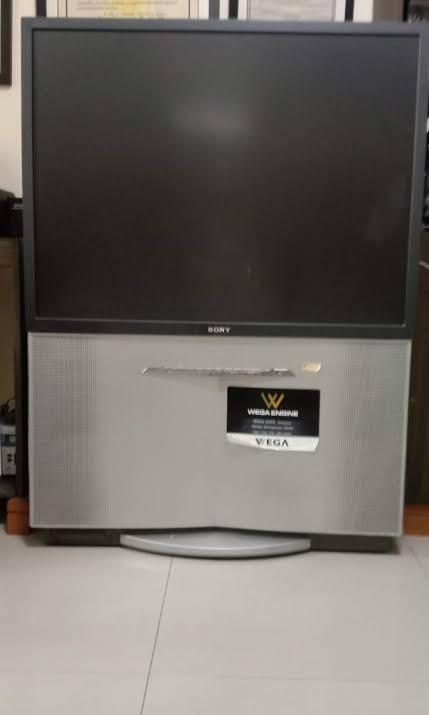 Looking for sony projection tv, TV 
