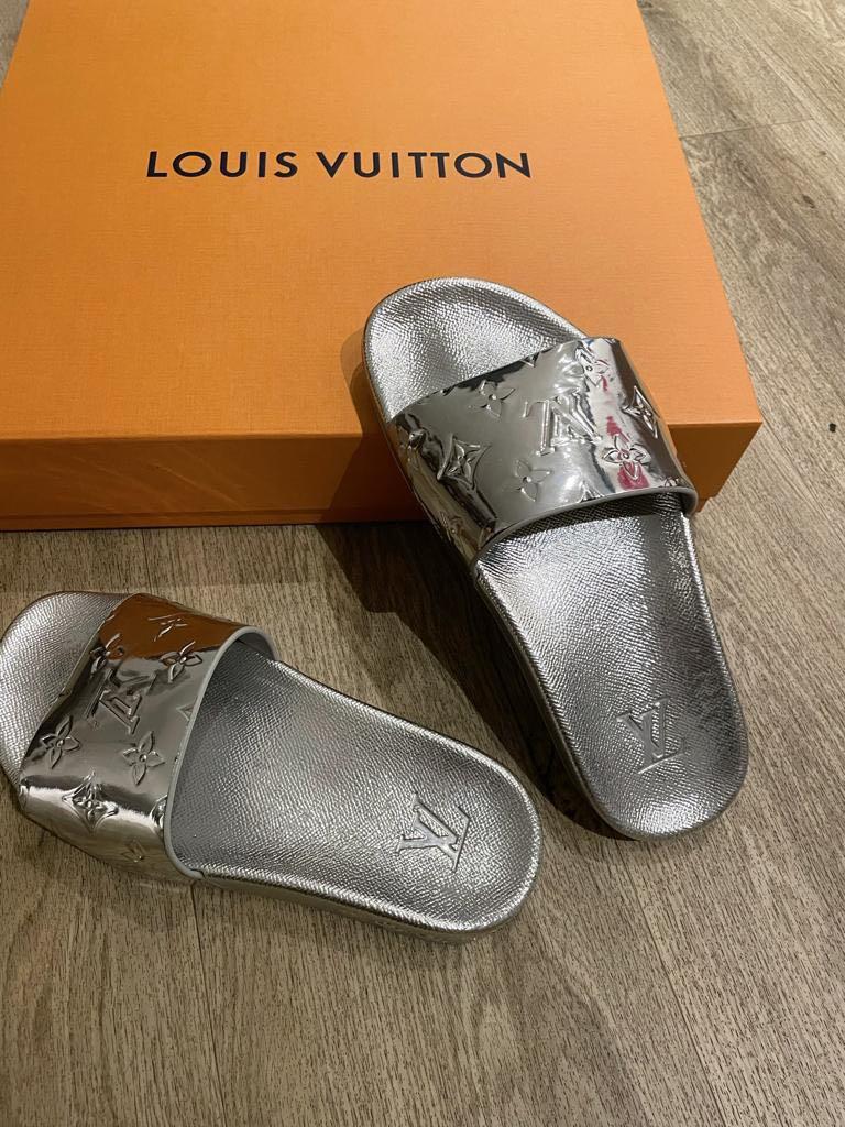 LOUIS VUITTON BLACK WATERFRONT PUFFER MULE SLIDES SIZE: 9