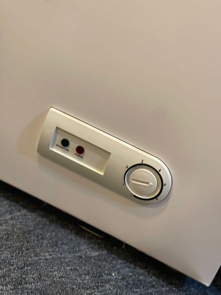 Mistral 227L Chest Freezer with Lock MFC227A, TV & Home Appliances