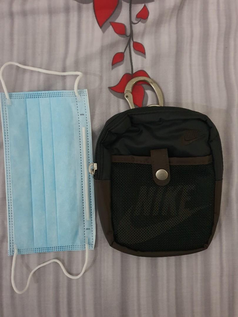 Nike small pouch
