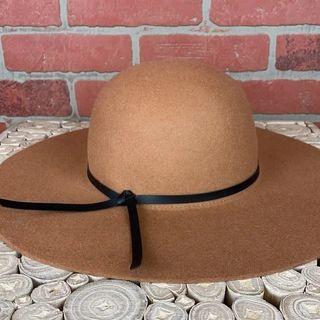 Old Navy 100% Wool Faux Leather Trim Broad Rimmed Sun Hat