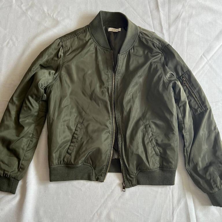 Pacsun LA Hearts Olive Green Bomber Jacket (Category: Coats, Jackets and Outerwear) located in Quezon City. Submitted by mccev (Listing ID 1159993107, Image 1). Description: Bought this in the states for $60 (3k+ PHP) From Pacsun, their LA Hearts line Good condition, used very lightly 3x Fits S-M Length 23” Width 20”.