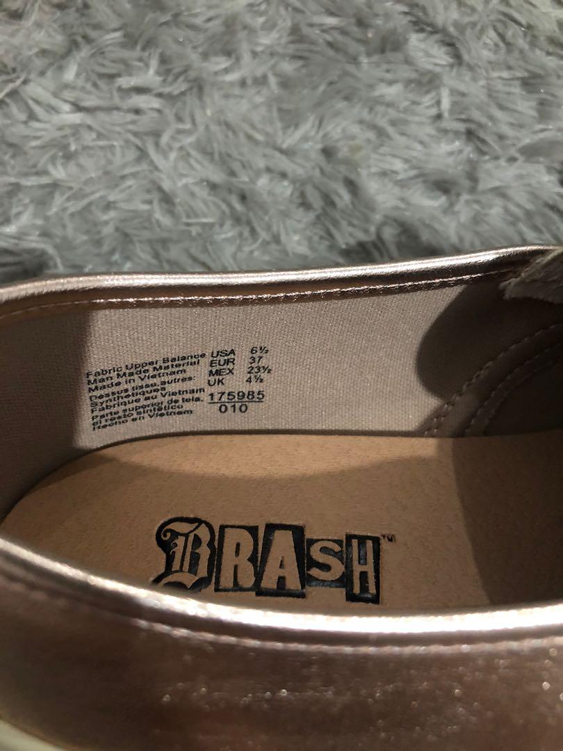 Rose Gold Slip On Shoes, Fesyen Wanita 