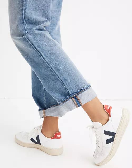 Red hotsell veja sneakers