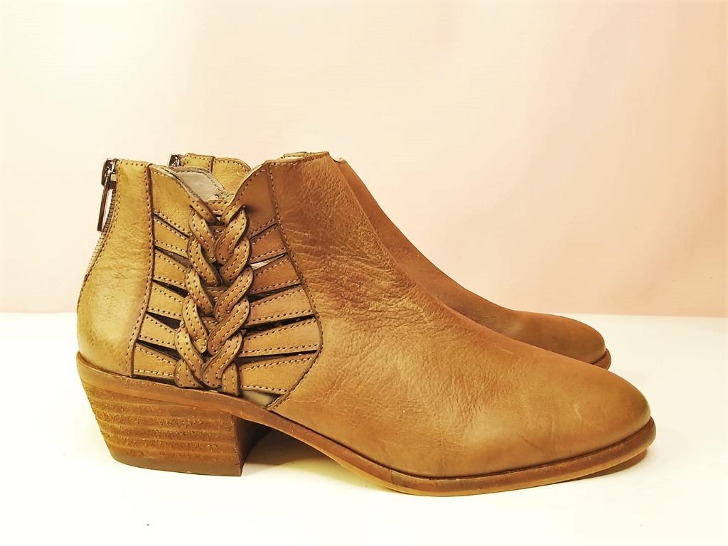 VINCE CAMUTO BOOTIES Women s Fashion Footwear Boots on Carousell