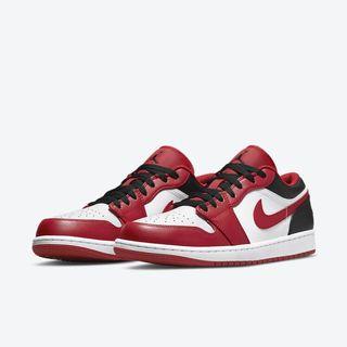 Jordan 1 Low Chicago Bulls, Men's Fashion, Footwear, Sneakers on Carousell