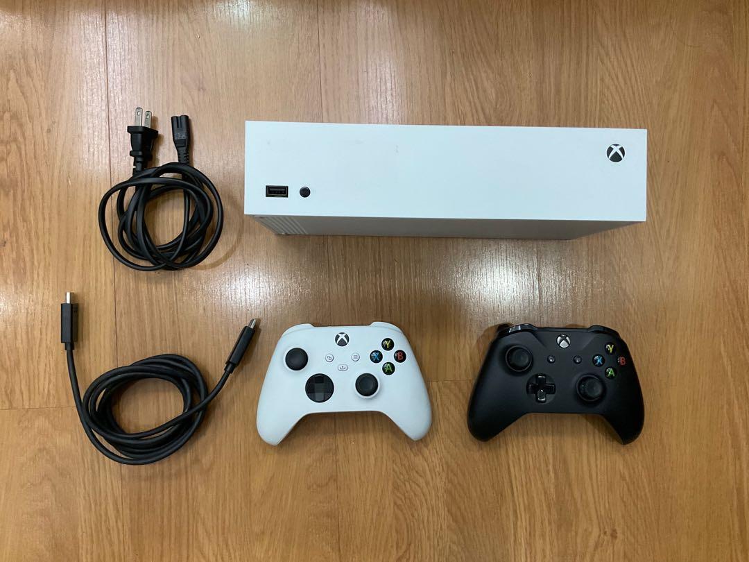 Xbox Series S with 2 controllers, Video Gaming, Video Game Consoles