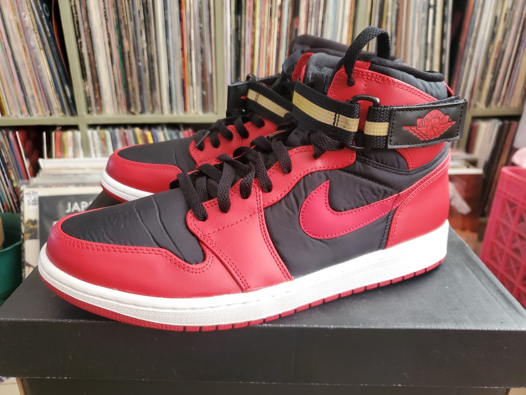 Air Jordan 1 strap "black gym red" 30 anniversarry mens size EU44 / US11 preowned, Men's Fashion, Footwear, Sneakers on Carousell