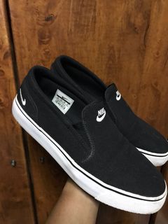 Nike women's toki new arrivals slip canvas casual shoe
