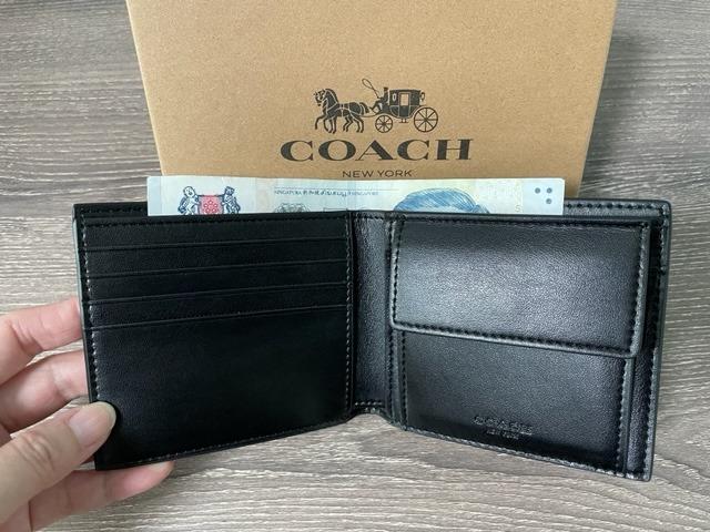 Coach wallet hotsell price usa