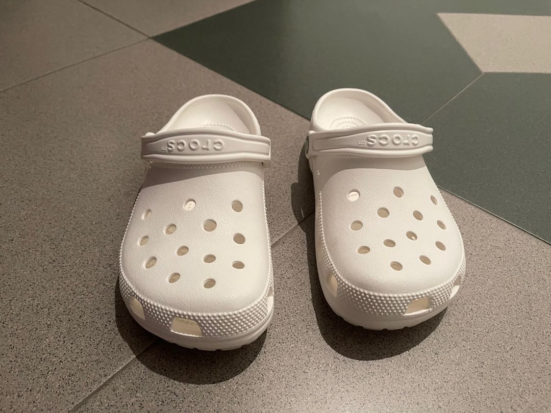 Girls white clearance crocs size 3