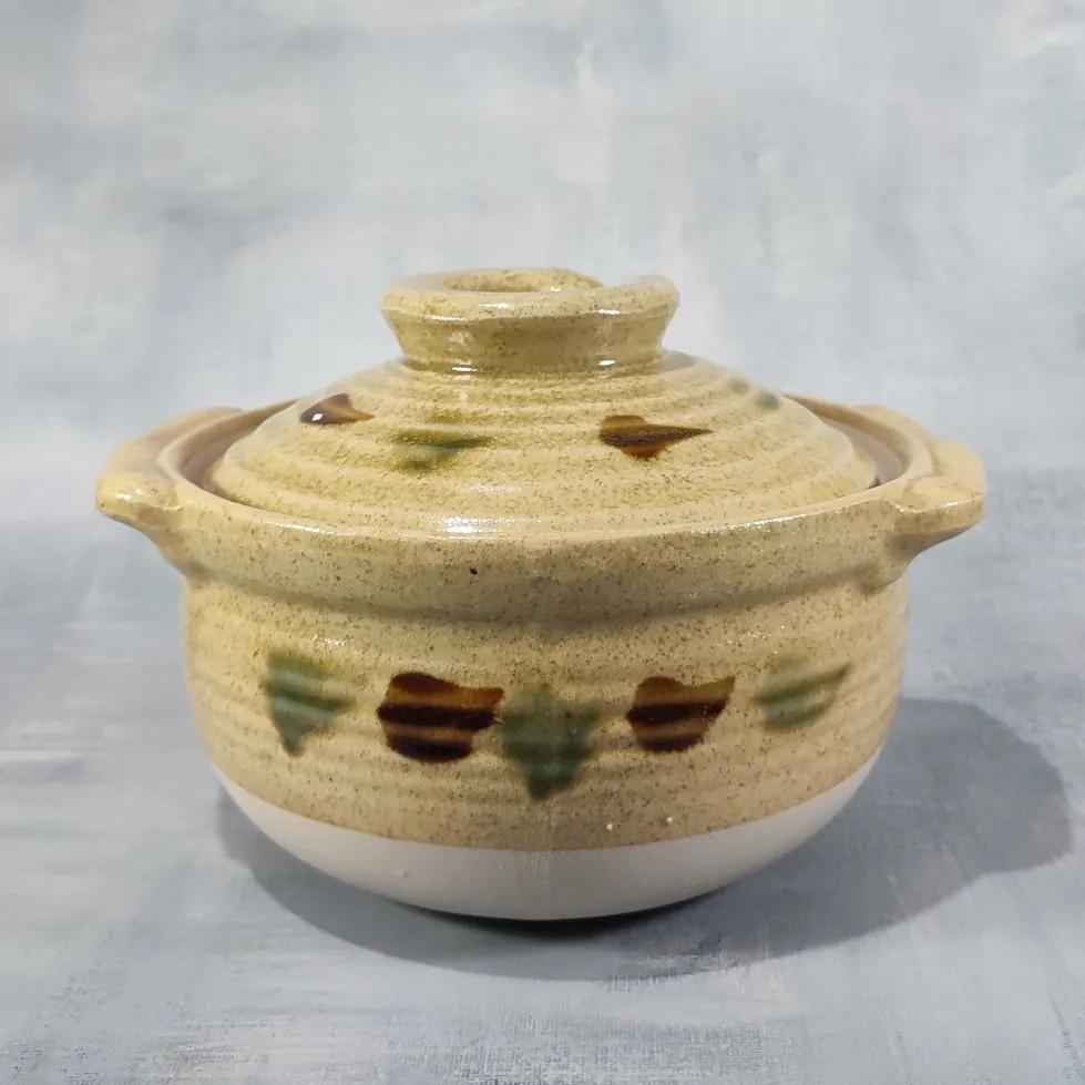Donabe Brown 1 pc (Category: Other Kitchenware & Tableware) located in Silang. Submitted by smallwarescollectibles (Listing ID 1160207811, Image 2). Description: Donabe Brown 1 pc @ P550 D:8" (included handle) H:3.8" ❇️New with Box.