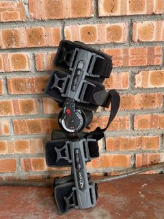 DonJoy X-Rom post op knee brace, Sports Equipment, Other Sports Equipment  and Supplies on Carousell