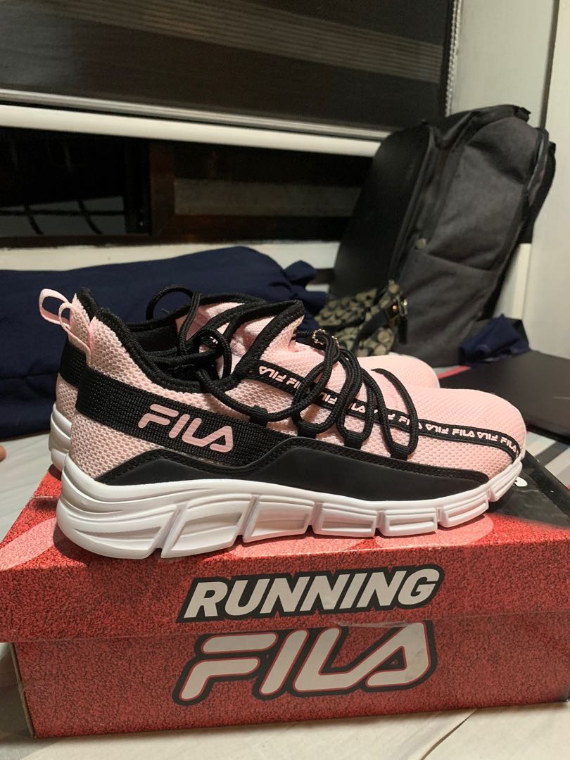 fila realm runner