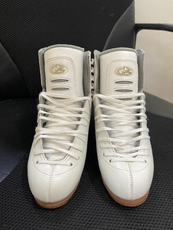 GAM/Jackson Ice Skating Boot Gold Label G0528 Size 4B, Women's Fashion