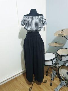 Gingham off-shoulder and black linen wide leg pants