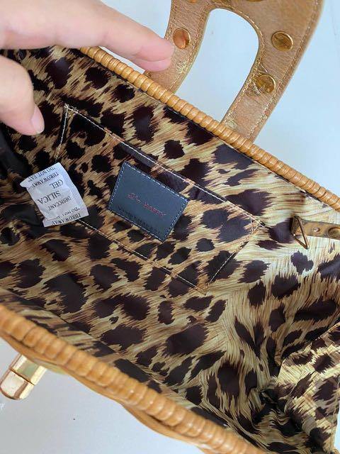 Gold woven Clutch Samatha Thavasa I m Happy Violet Hanger