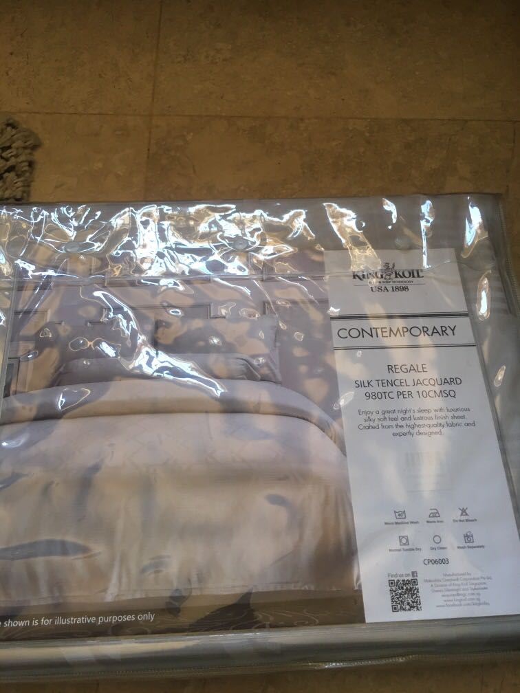 King Koil Queen Duvet set, Furniture & Home Living, Bedding & Towels on