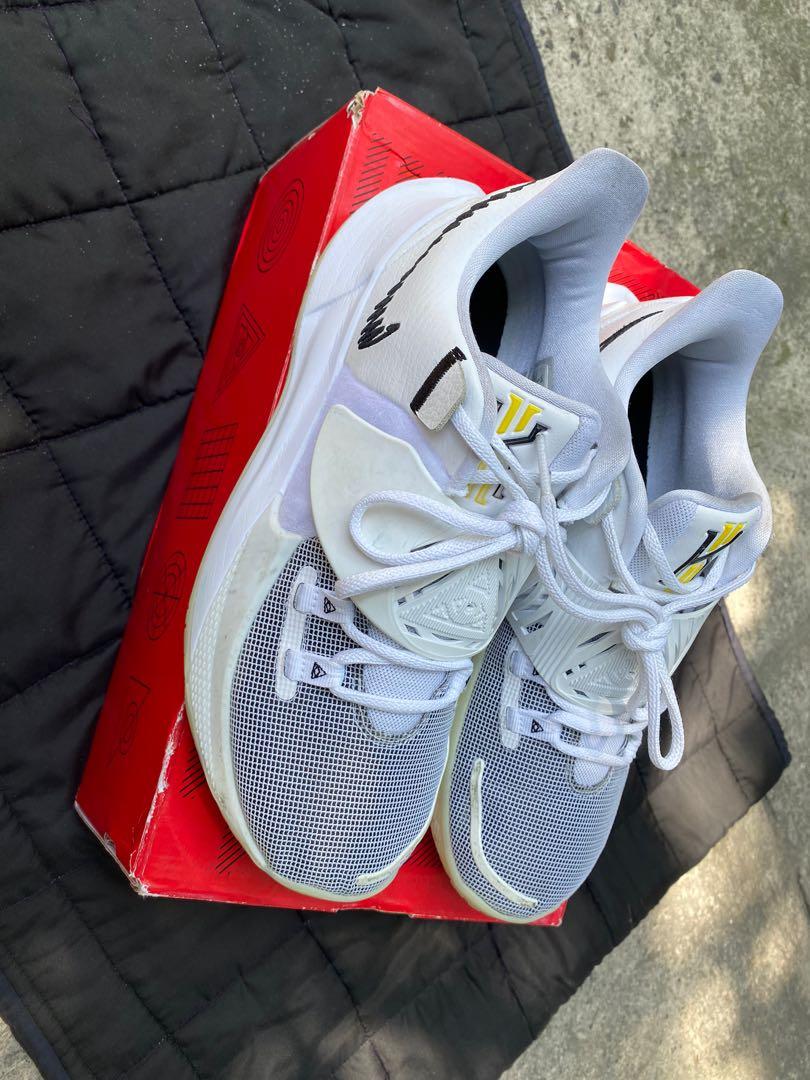 SOLD! Kyrie low 3 ep basketball shoes 