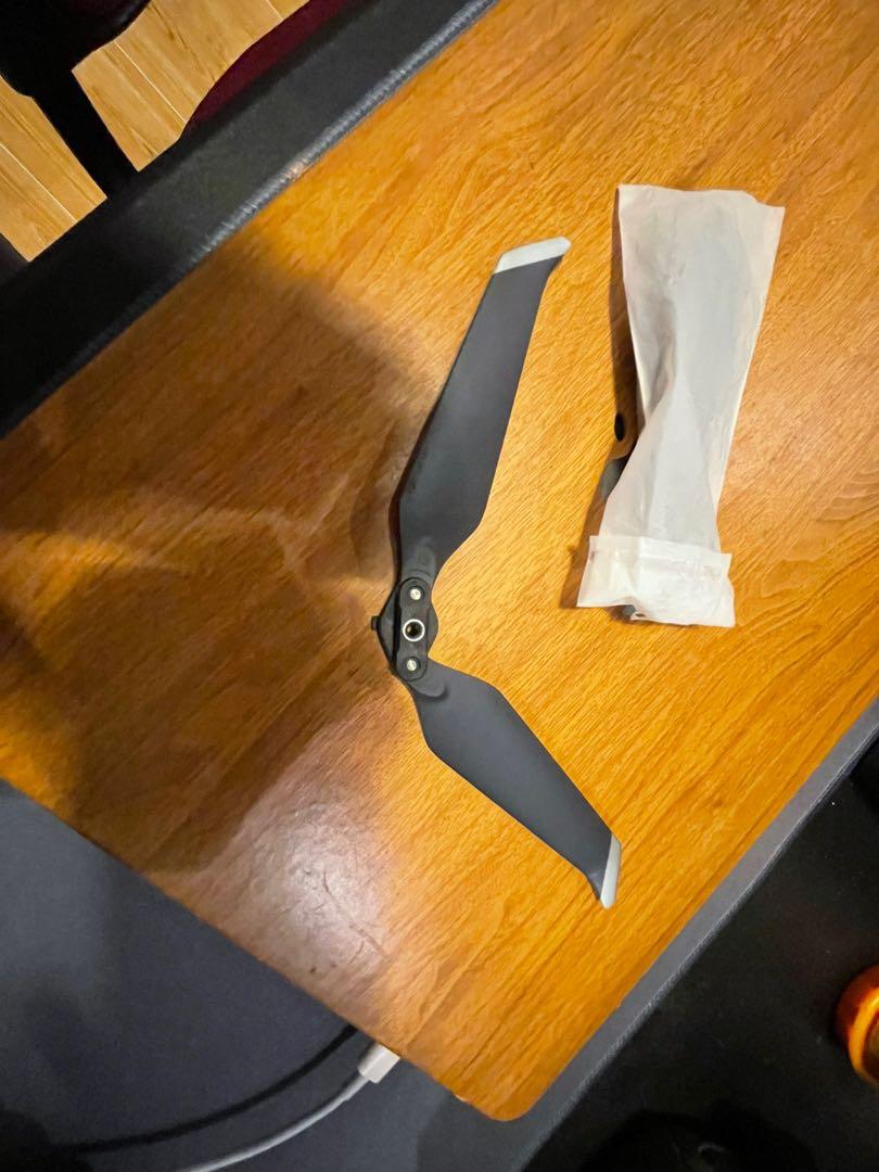 Mavic 2 propeller (Category: Drones) located in Quezon City. Submitted by jl.8888 (Listing ID 1160254880, Image 1). Description: .