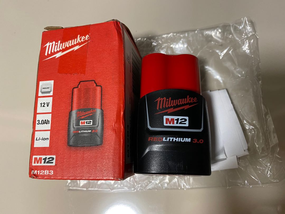Milwaukee m12b3 top
