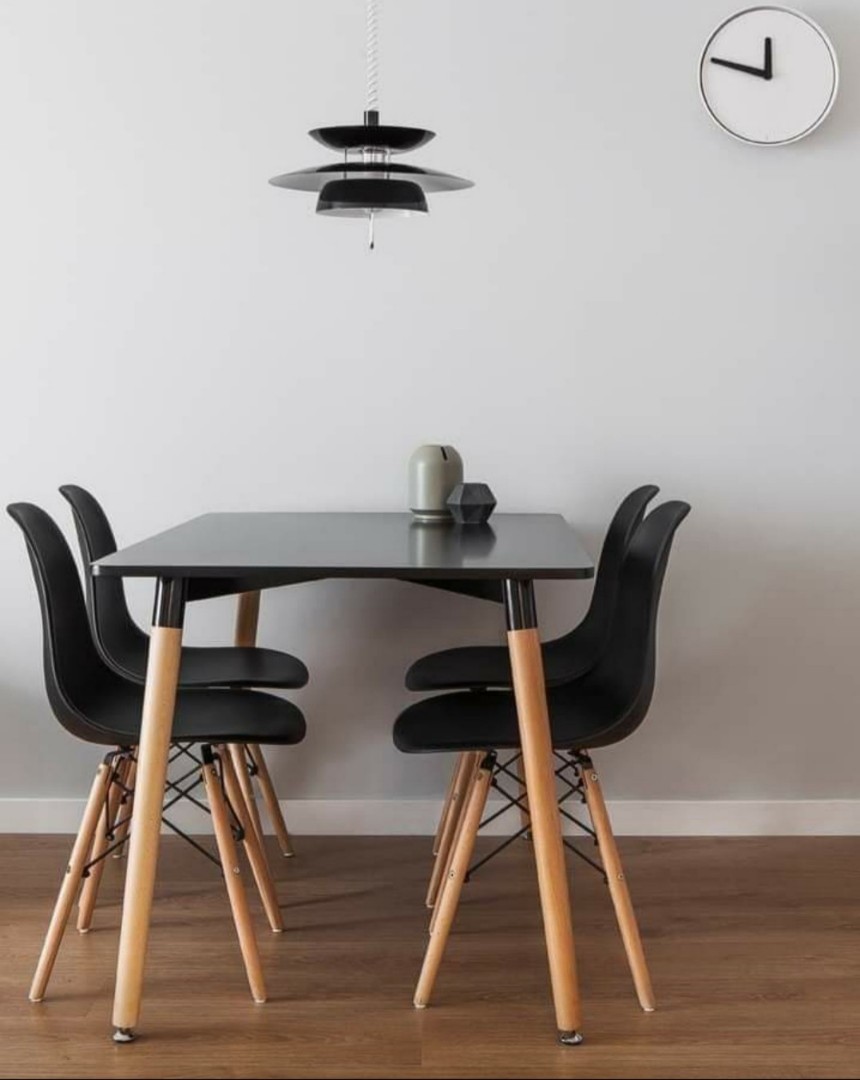 Minimal dining deals set