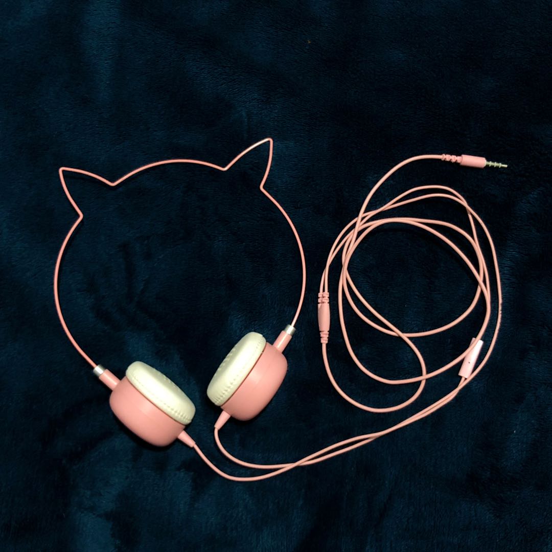 Miniso Pink Cat Ear Wired Headphone, Musik & Media, Aksesoris di Carousell