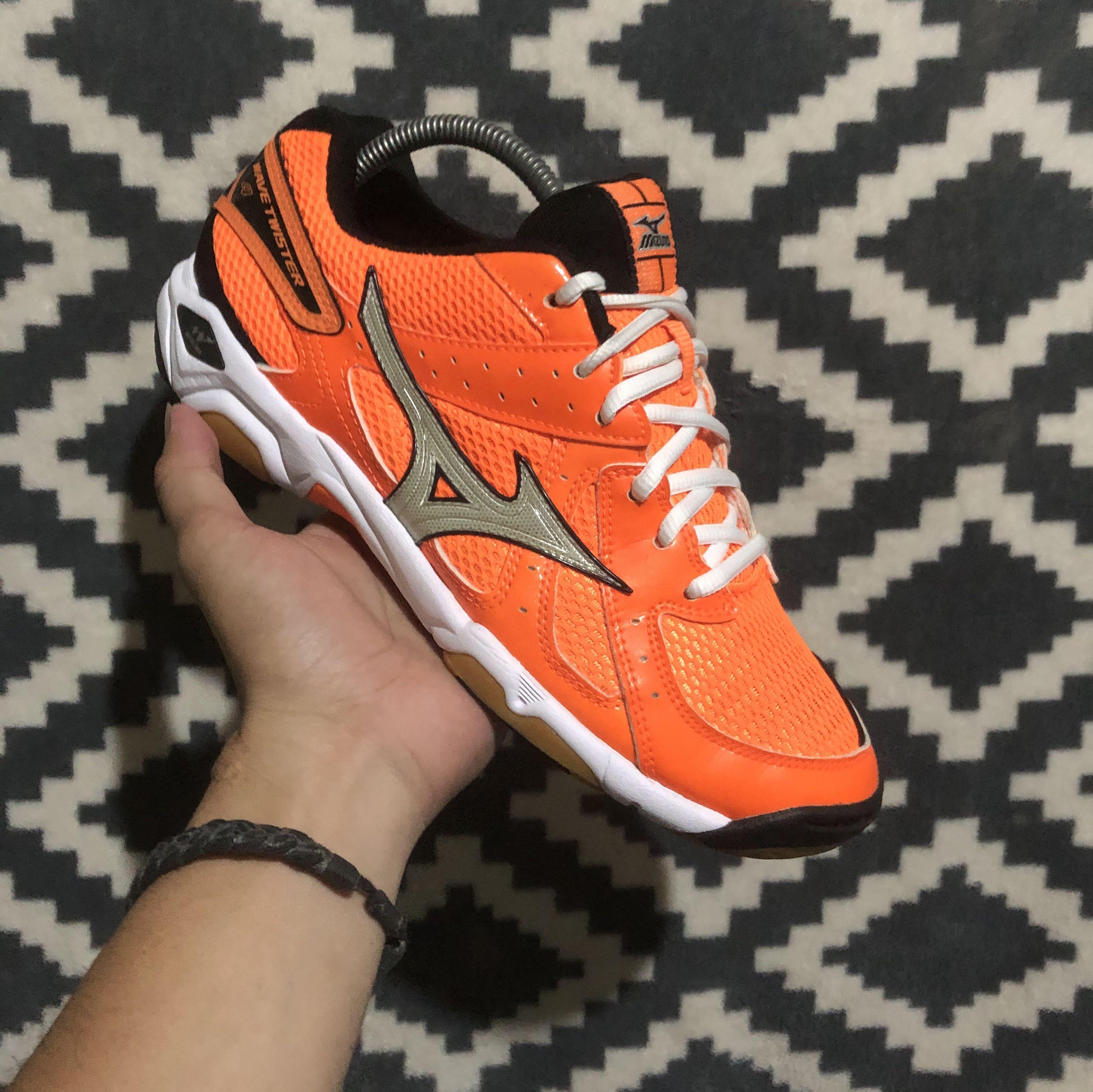 Mizuno wave best sale twister 2 orange