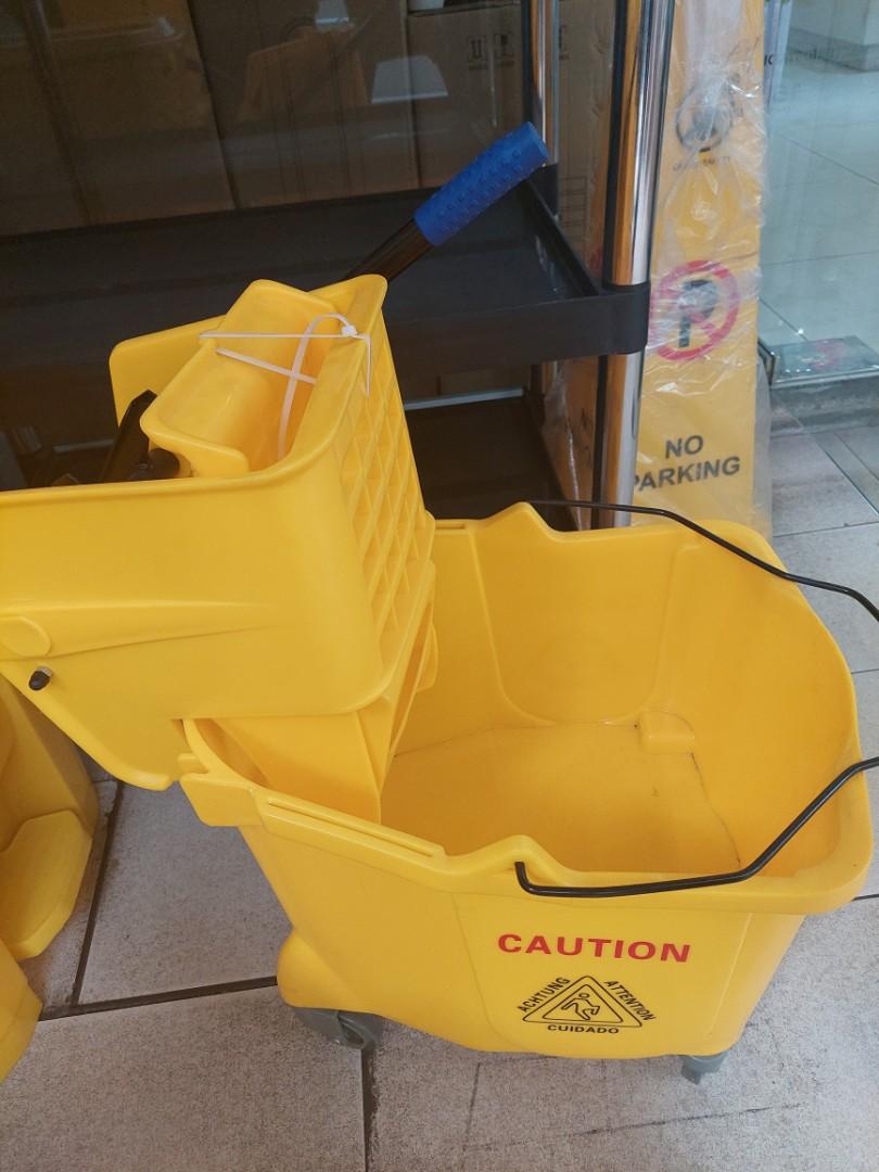 mop bucket 32 liters, Furniture & Home Living, Cleaning & Homecare Supplies, Cleaning Tools