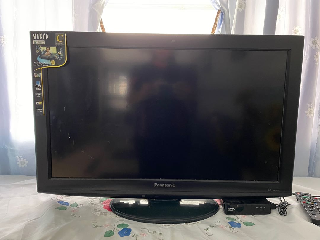 Panasonic Viera LCD 32” ( TH-L32C20K ), TV & Home Appliances