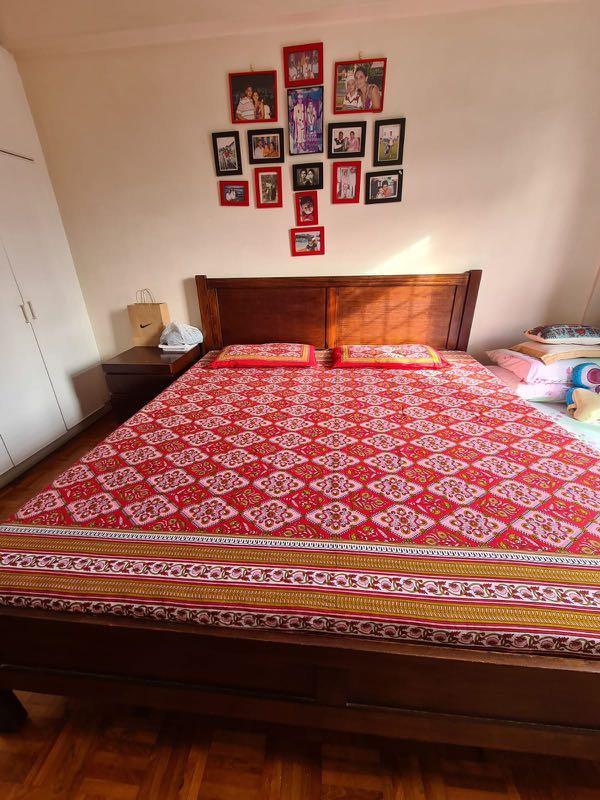 King size Picket and Rail bed frame with sea horse mattress, Furniture