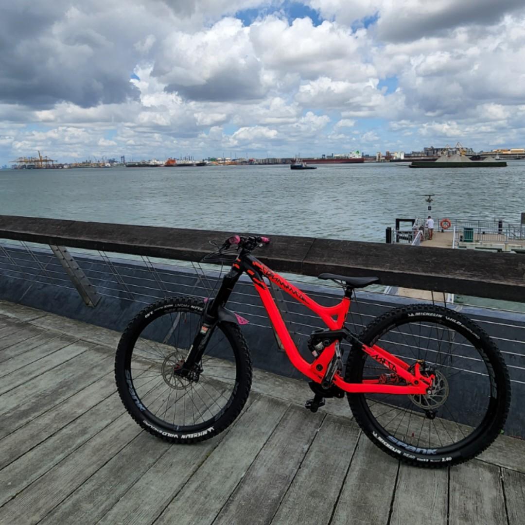 Price Reduced Rare Commencal Meta SX 650B 27.5 Limited Edition Mountain Bike Full Sus MTB