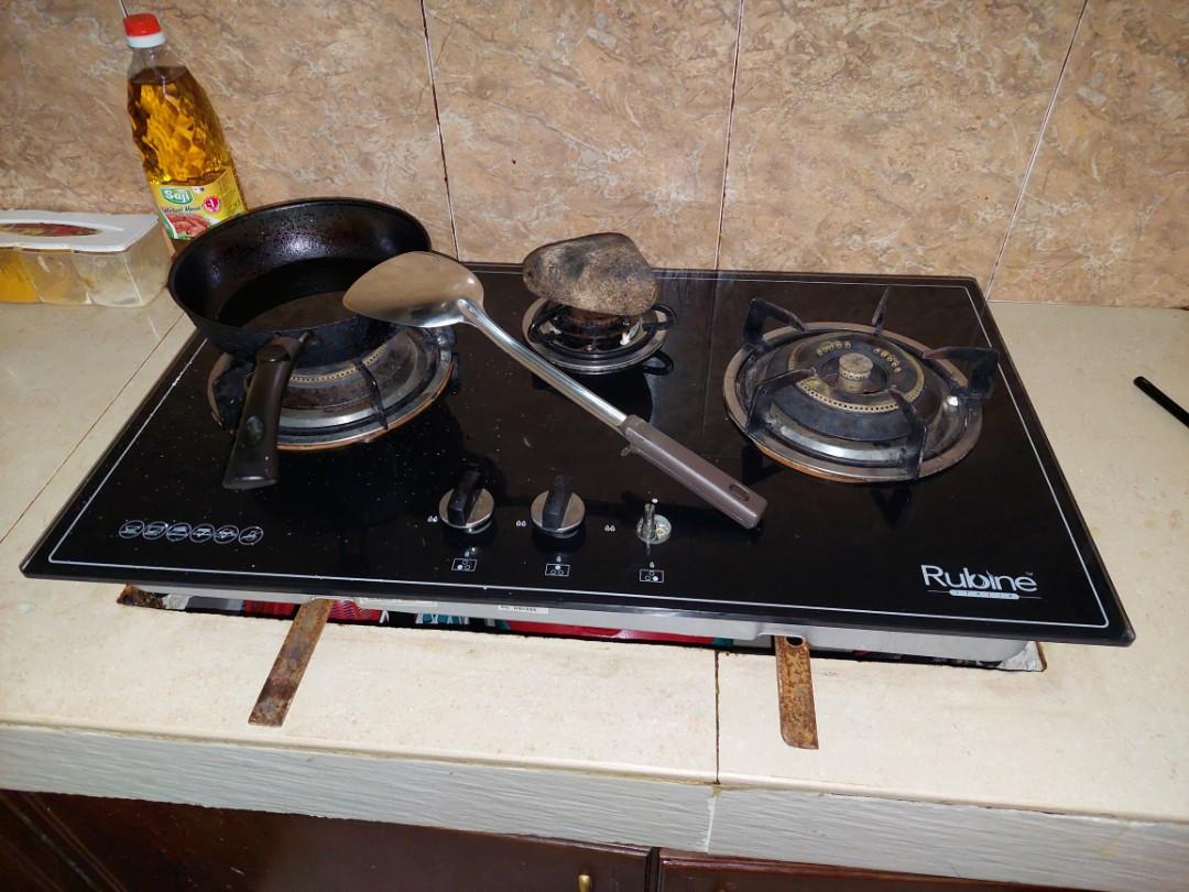 Rubine gas outlet stove