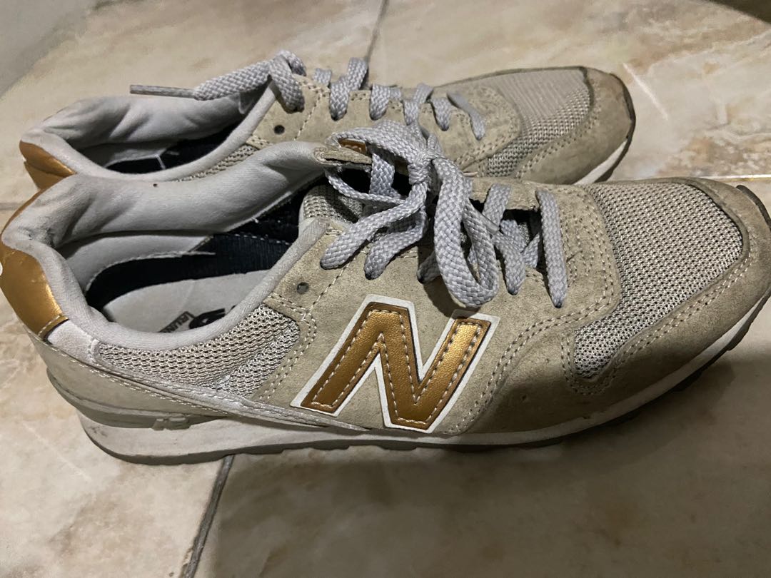 Sepatu New Balance Gold and Grey 